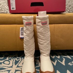 Hunter Women's Intrepid Tall Rain Boot White Size 7 S0055.30